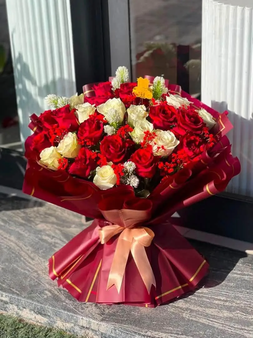 Red and white rose bouquet