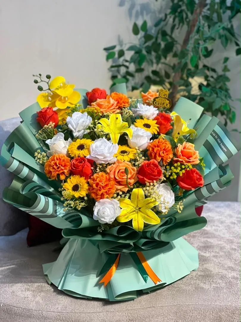 A bouquet by Libya Gift
