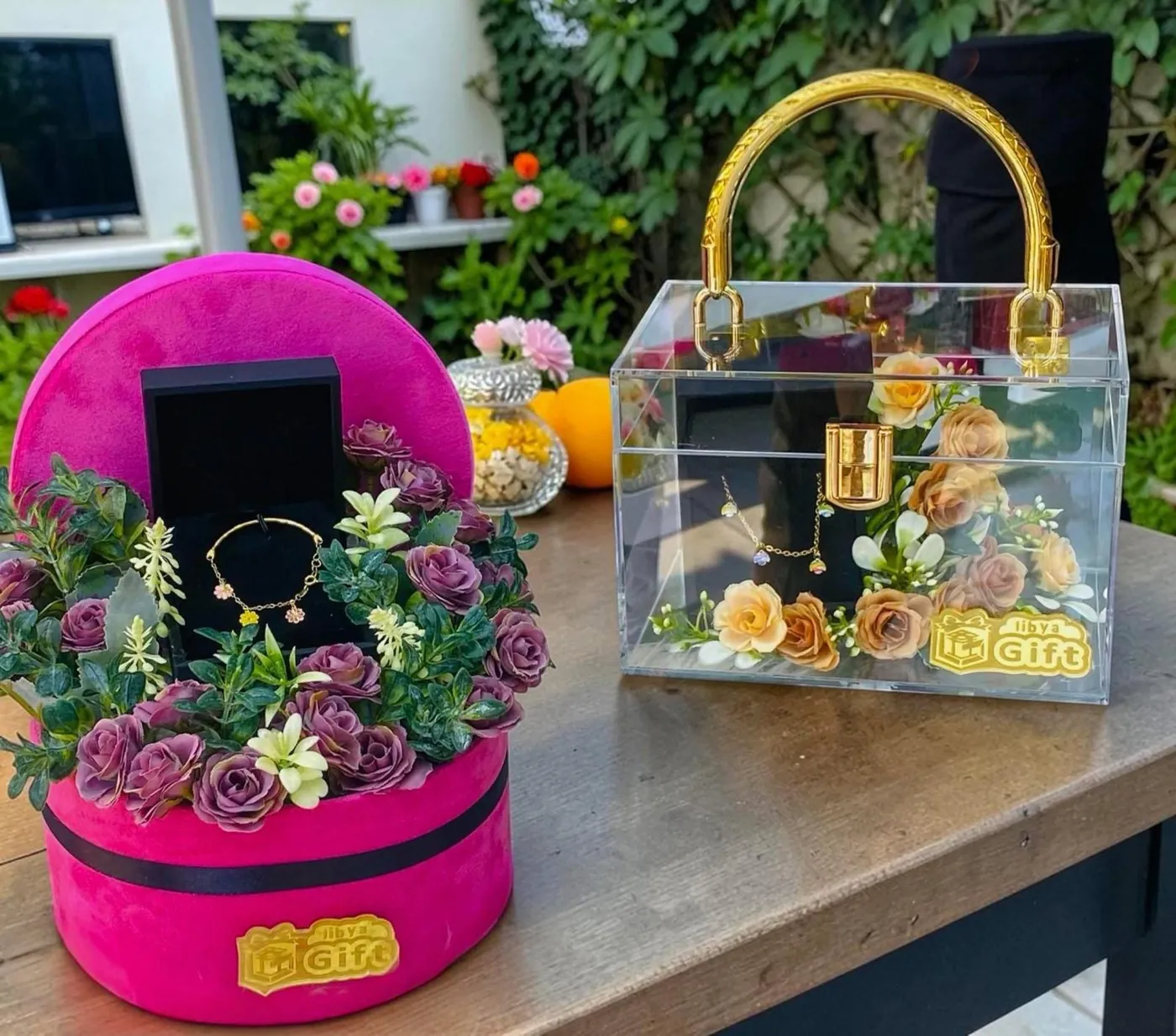 Velvet box and acrylic bag