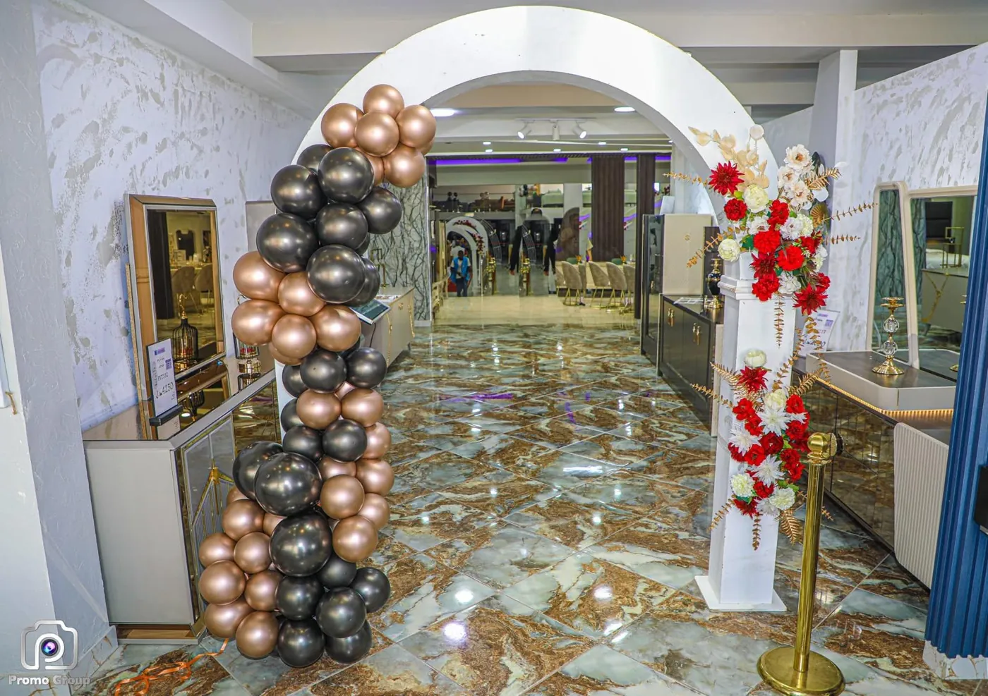 Balloon and floral arch for an opening